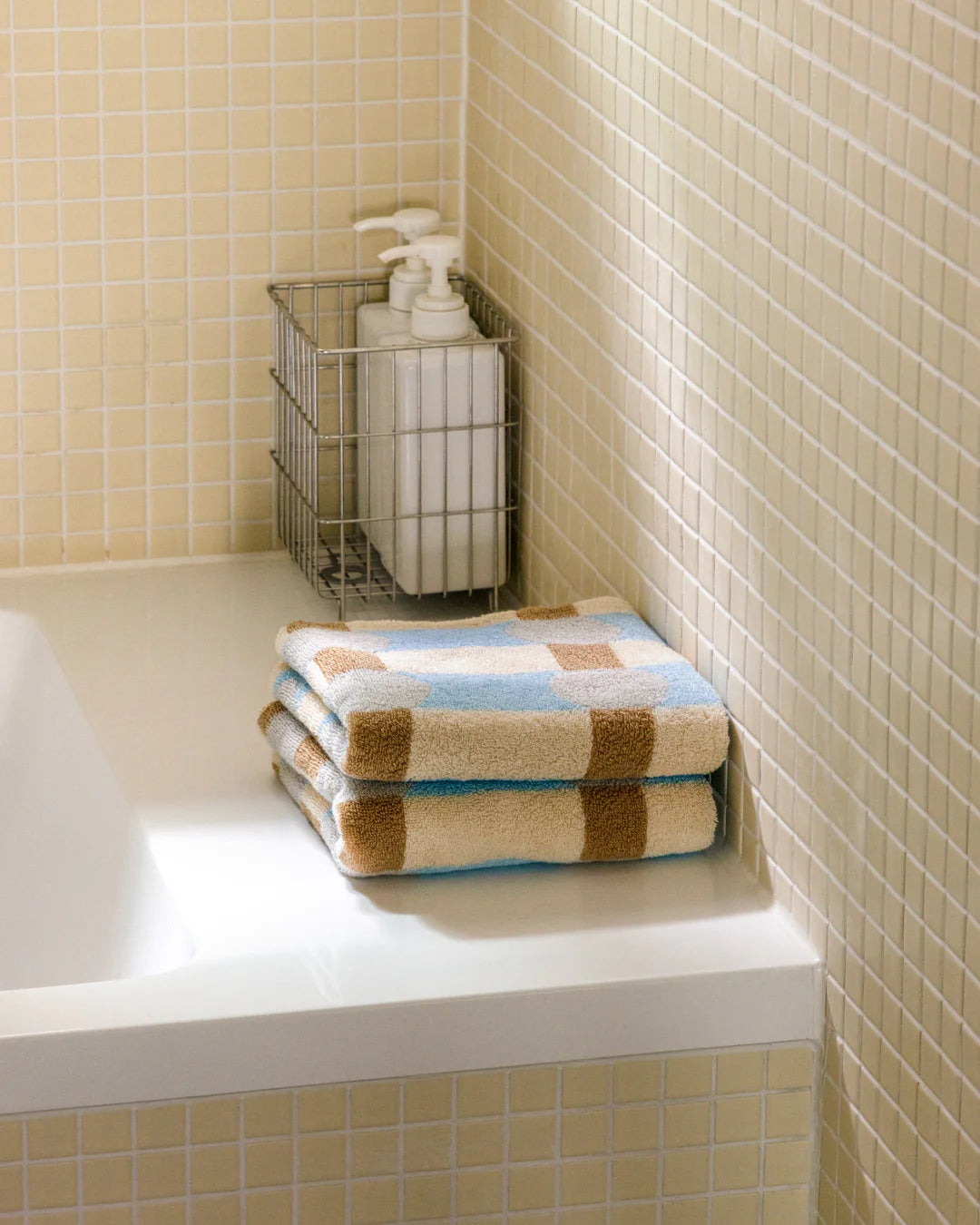 DOT CHECK FACE TOWEL - GREY ON CREAM - Warmgrey Tail