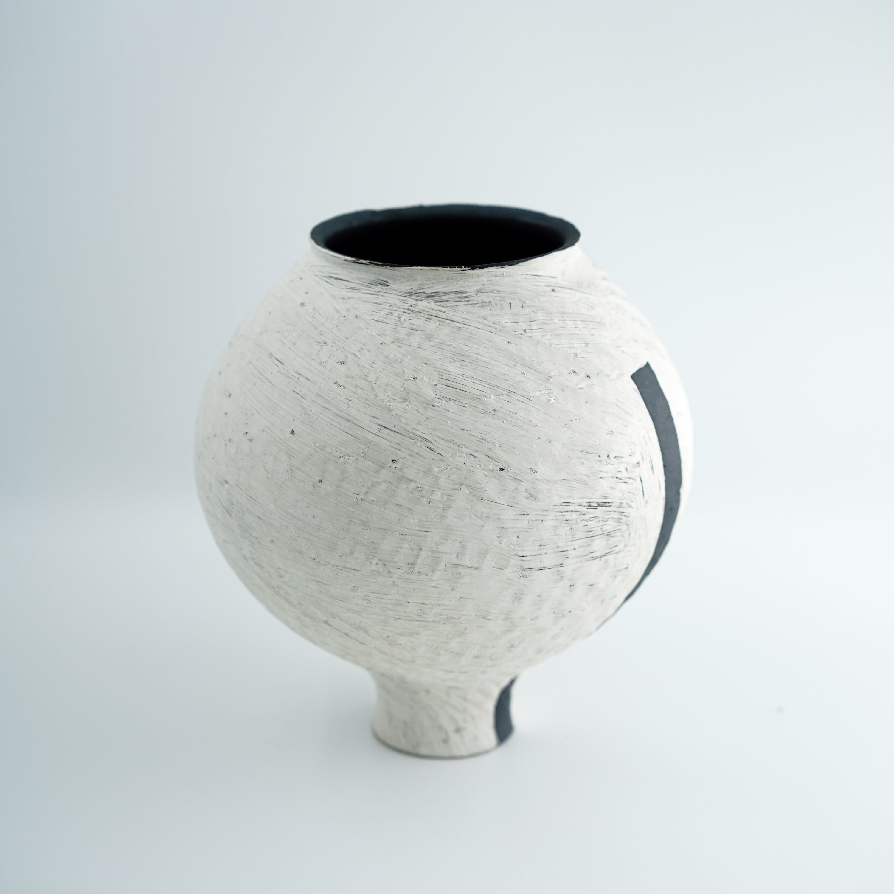 Dadan Ceramic | Silver glaze vase | Minimalism Collection - 3
