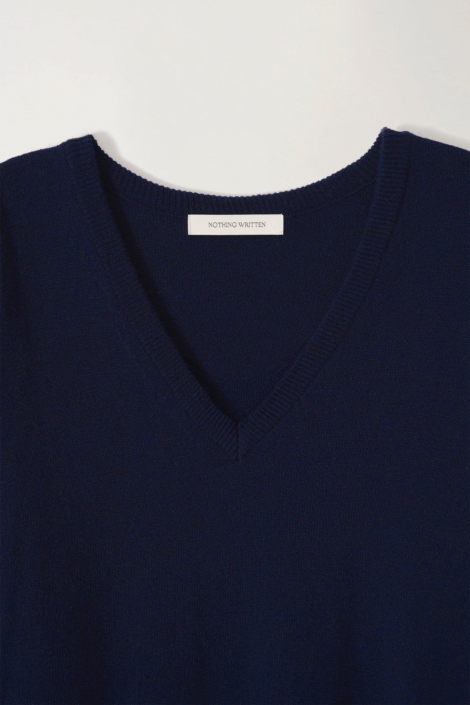 PUNO V-NECK PULLOVER