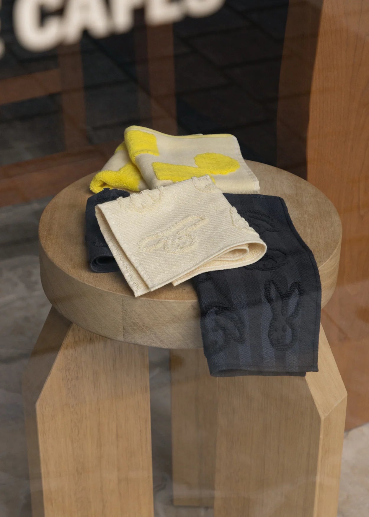 BUNNY BUNNY HAND CLOTH - IVORY