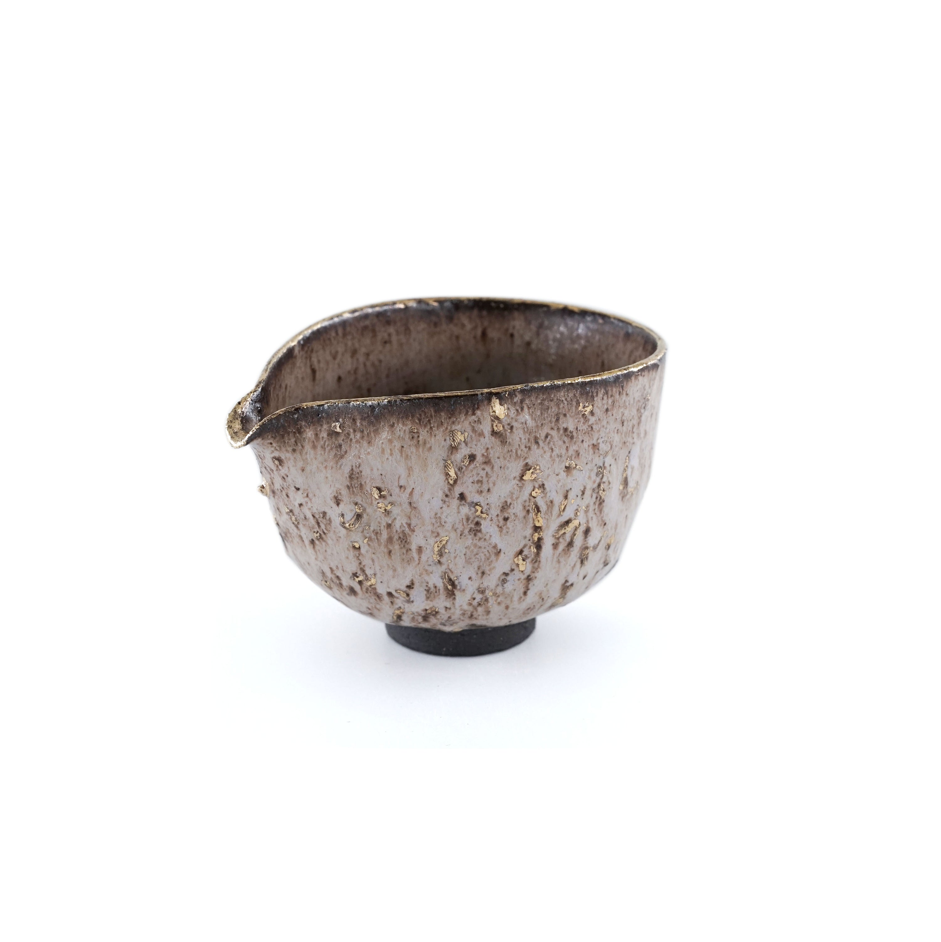 Jiheng Li | Handmade Dusty Rose gilt share cup for tea 2025