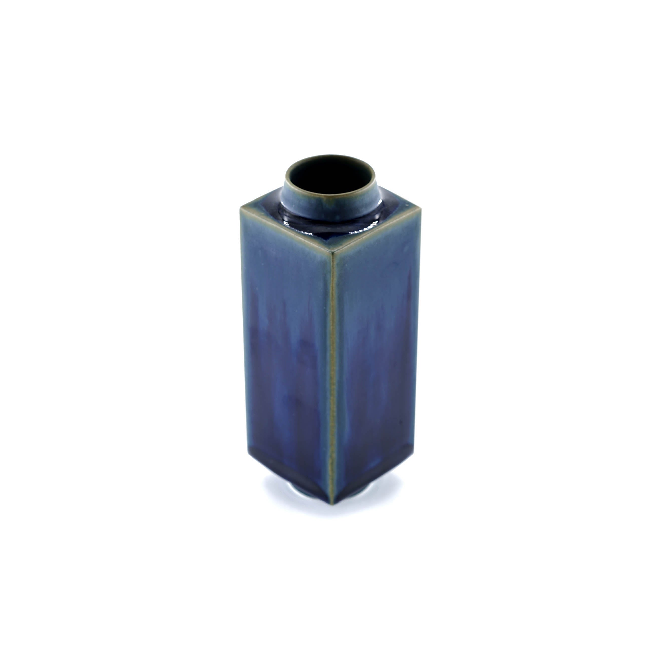 Aubergine 02 - Vase - SGW Lab