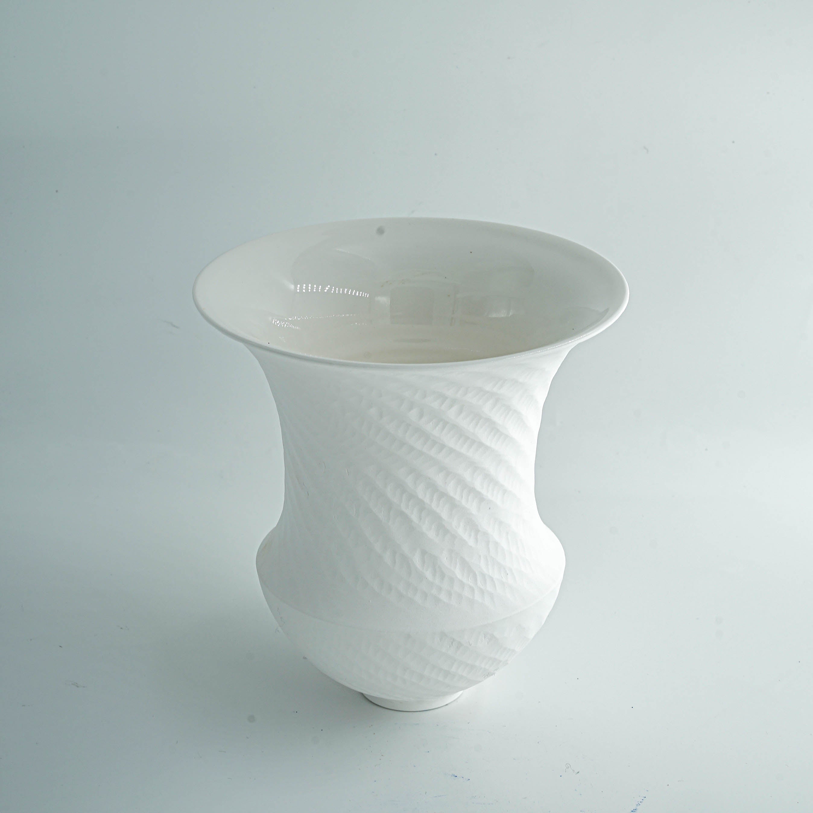 Off- White Minimalism Porcelain Mini Vase - 1
