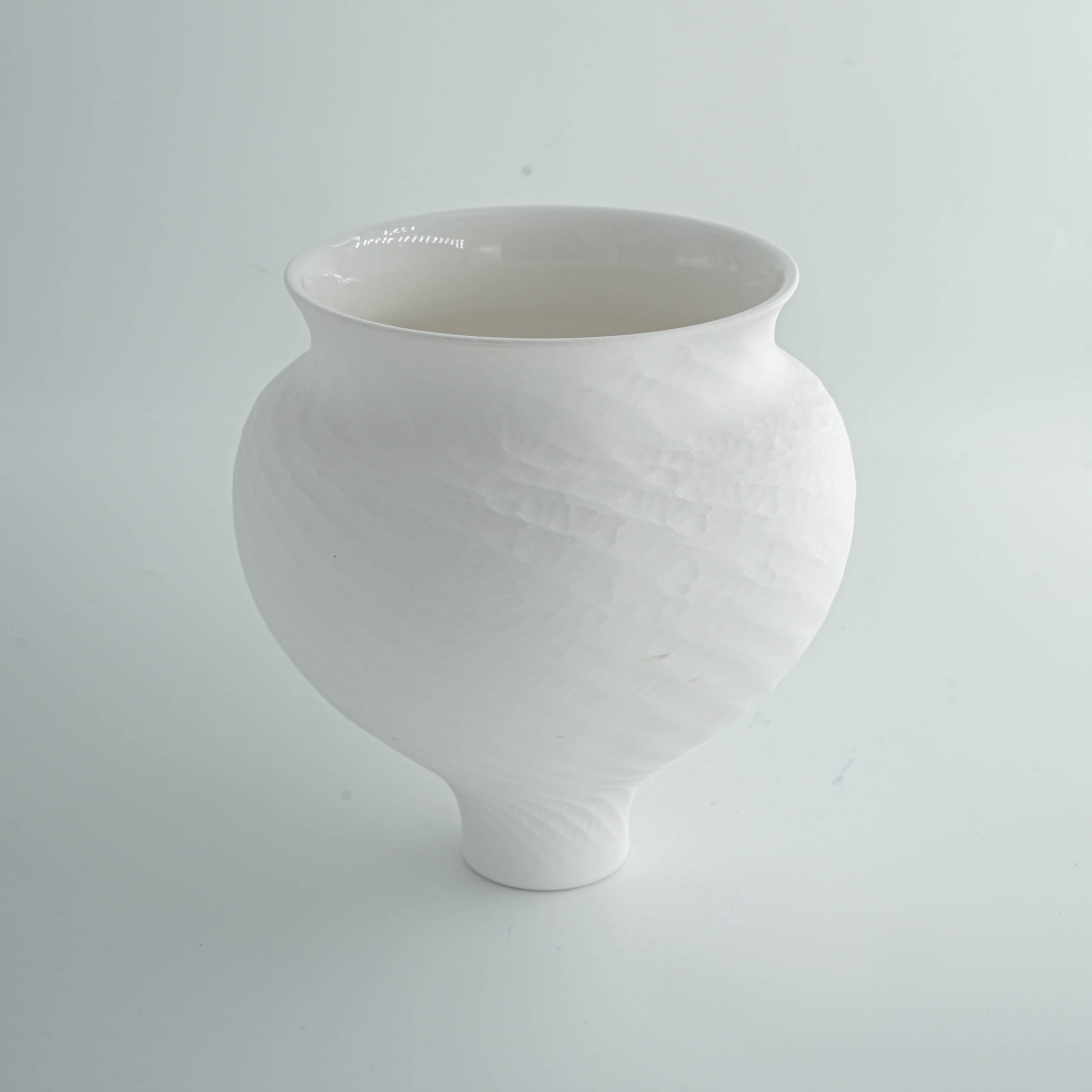 Off- White Minimalism Porcelain Mini Vase - 3