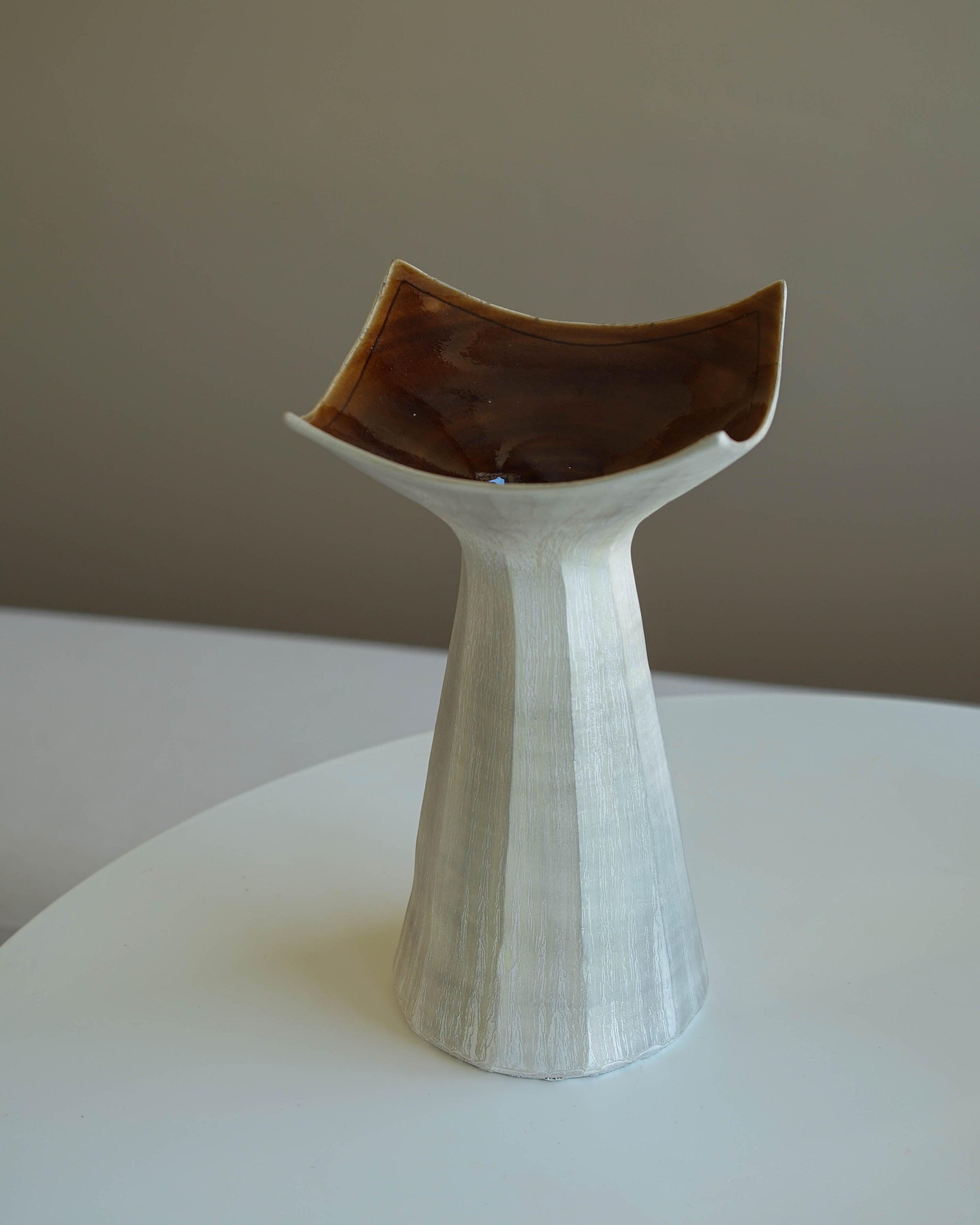 Arc Crest Vase – Silver & Gloss Glaze Ceramic