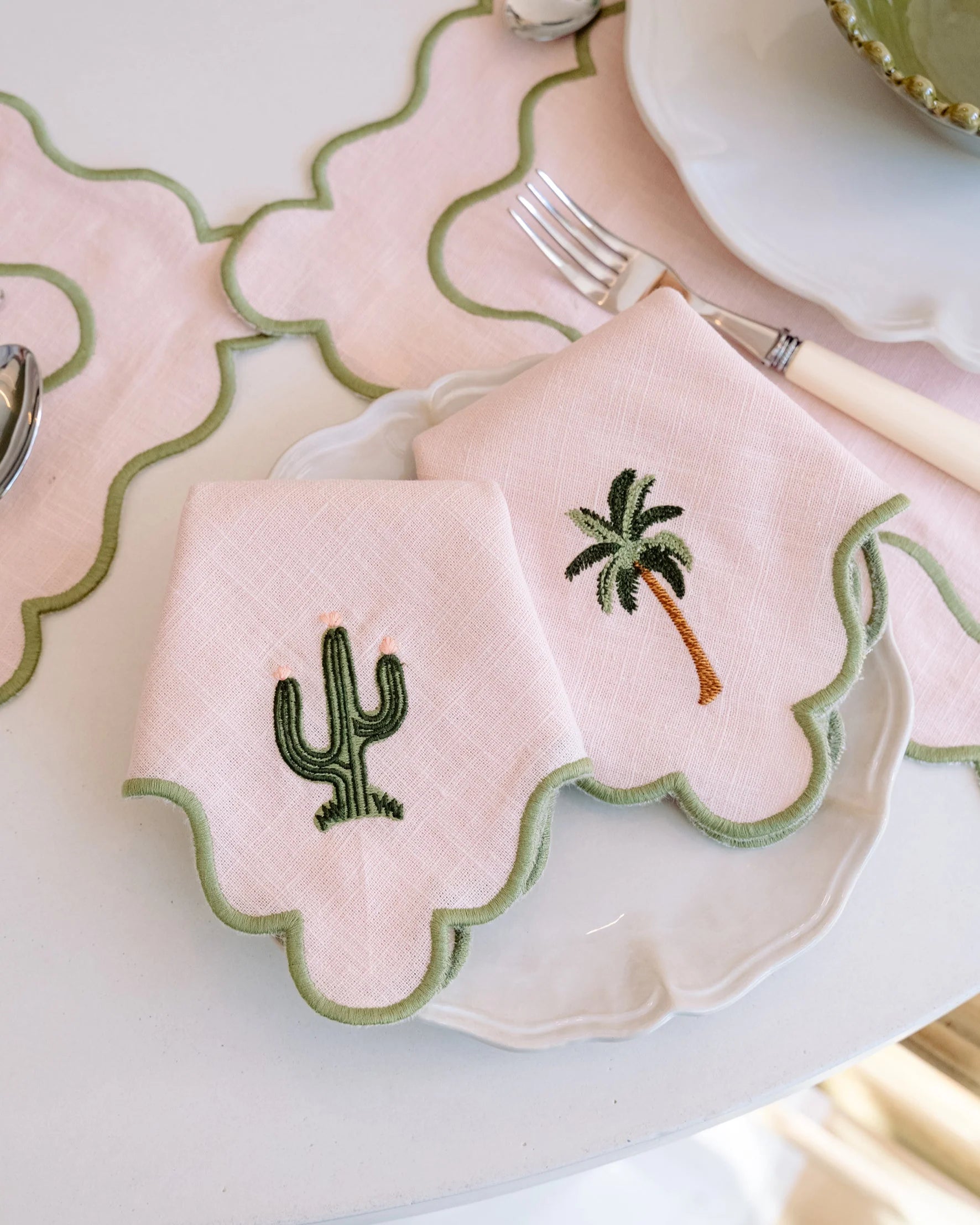 Wavy Napkin, Baby Pink with Palm