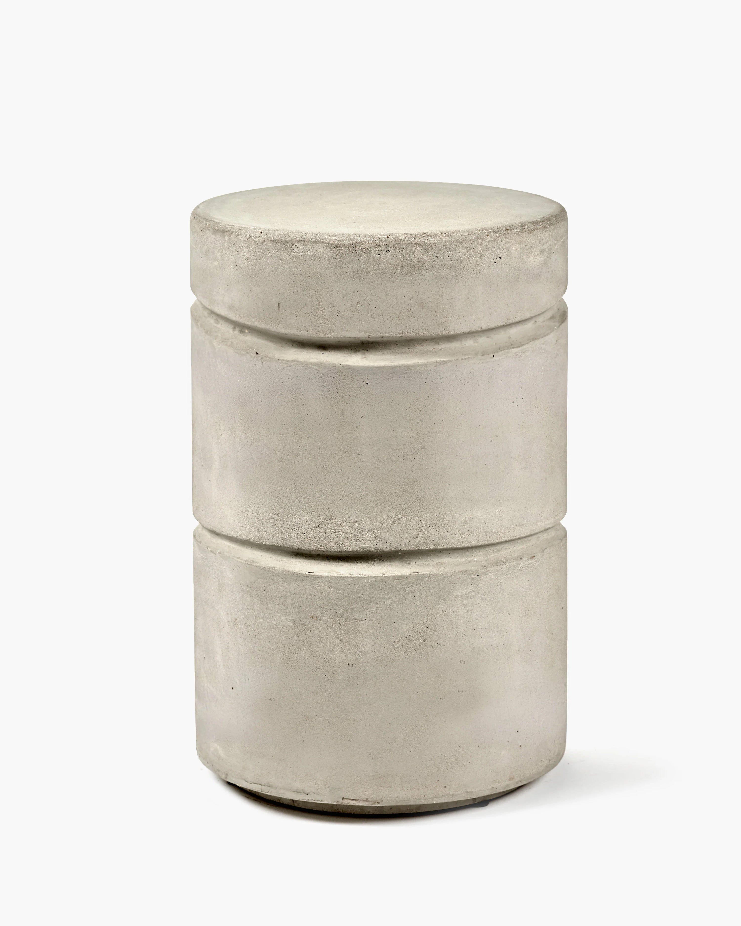 Round concrete stool Pawn