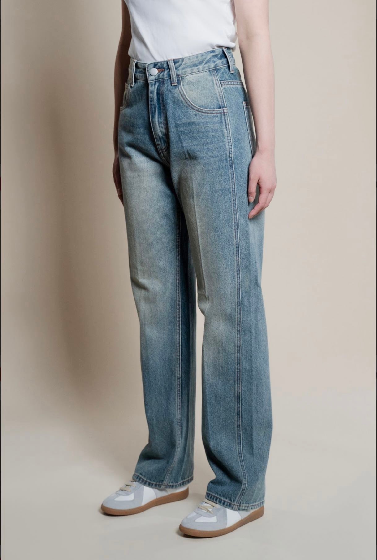 Figure Lecture | Designer Jeans | Light Blue