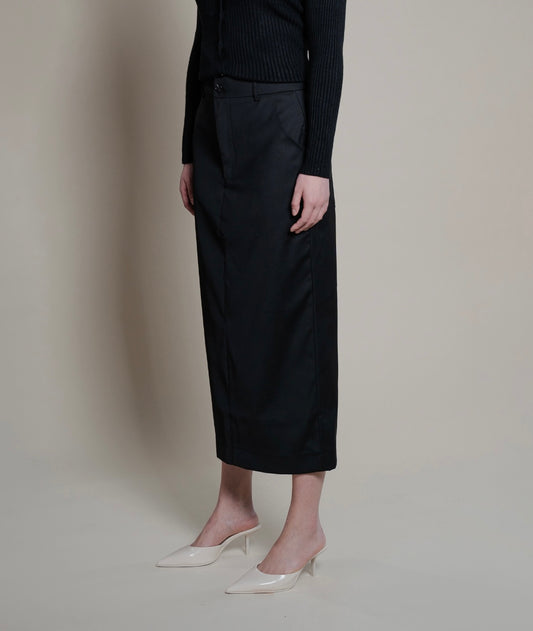 Figure lecture straight black skirt