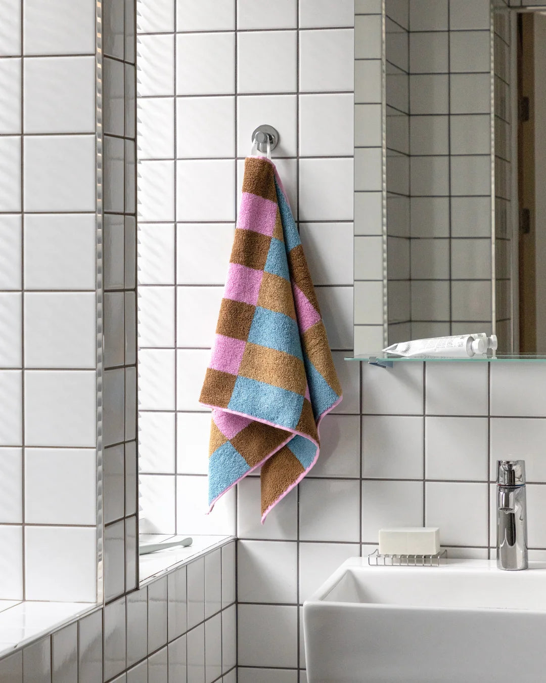 DOT CHECK FACE TOWEL - BERRY CHOCO