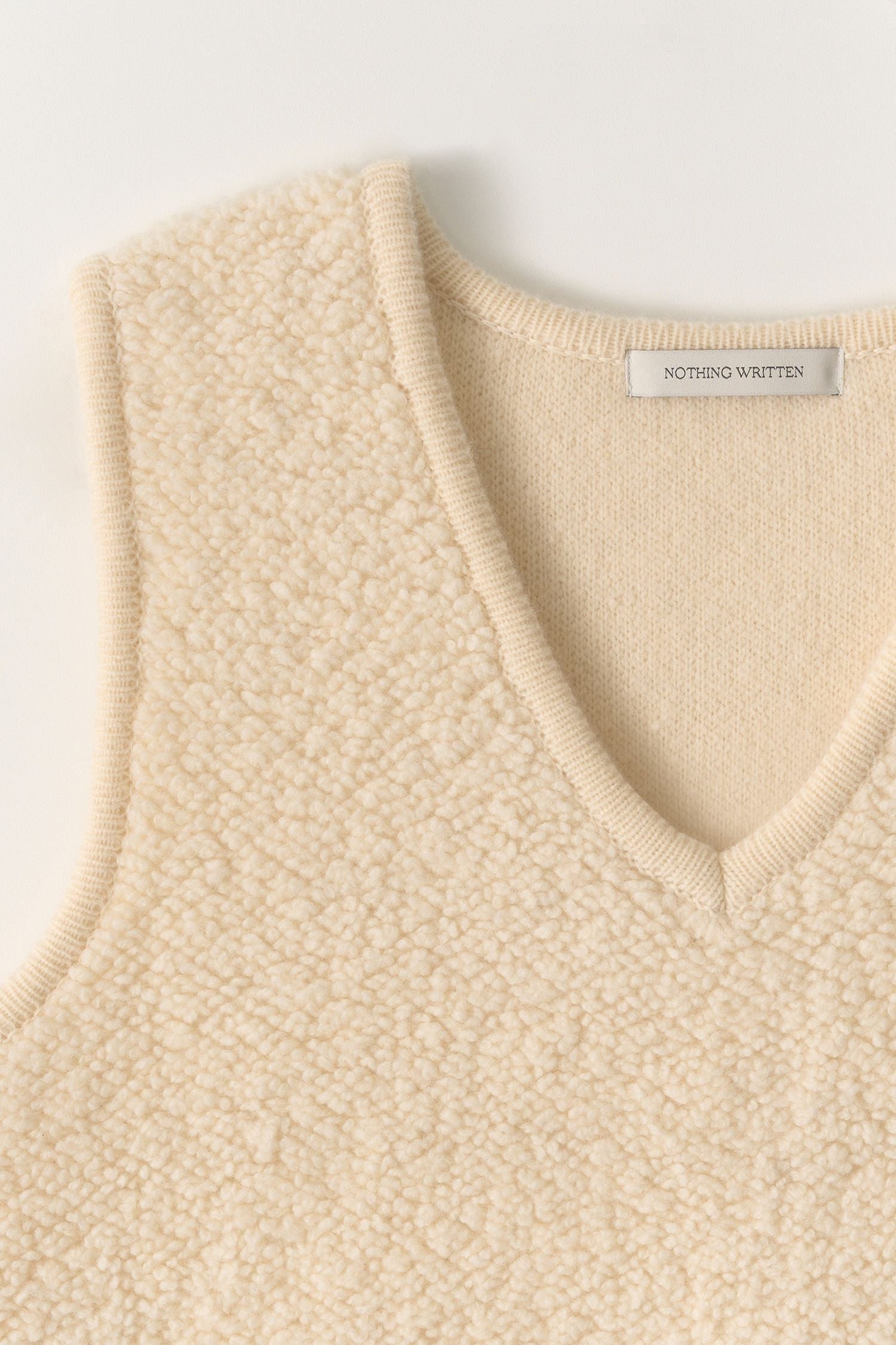 LETT BOUCLE VEST