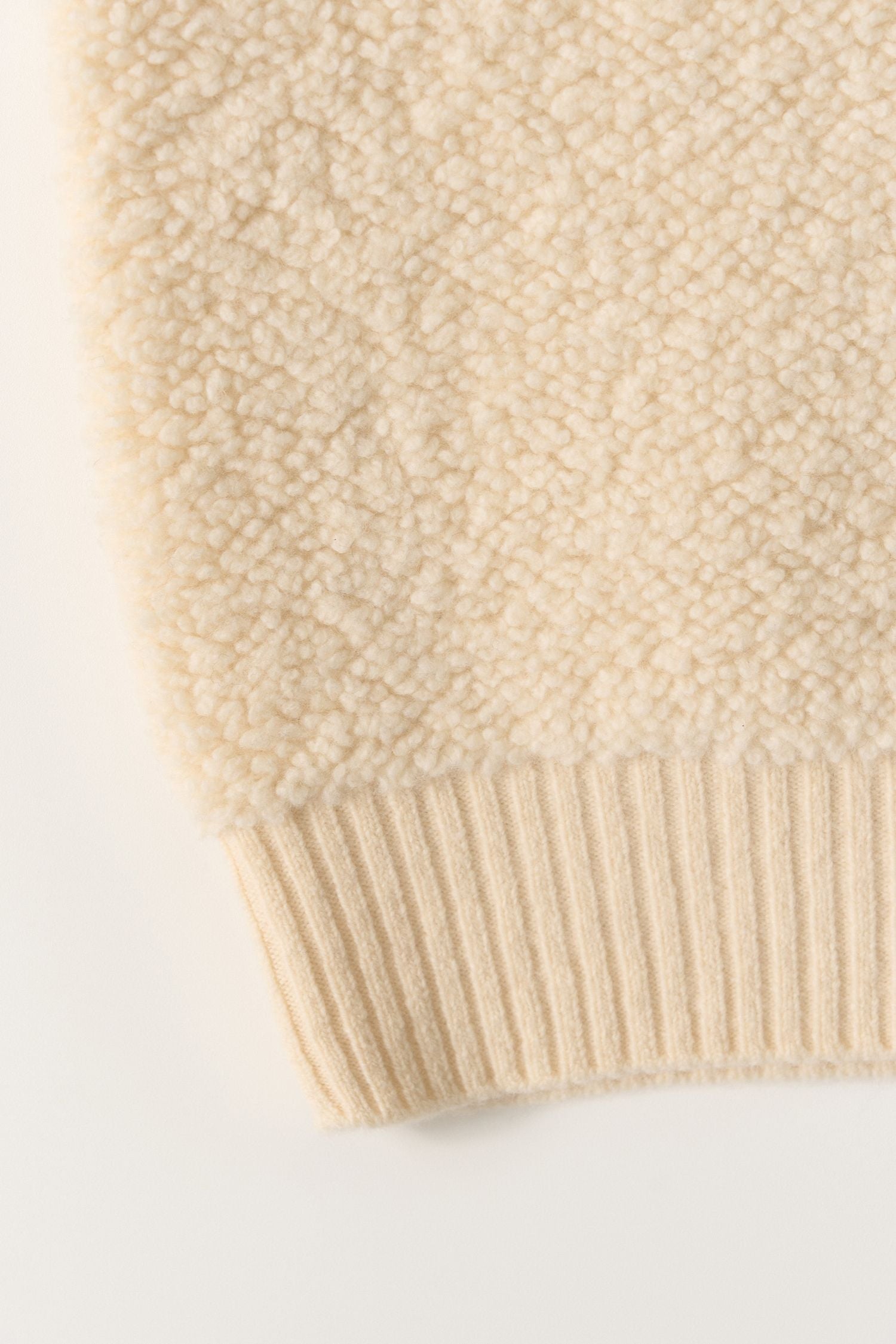 LETT BOUCLE VEST