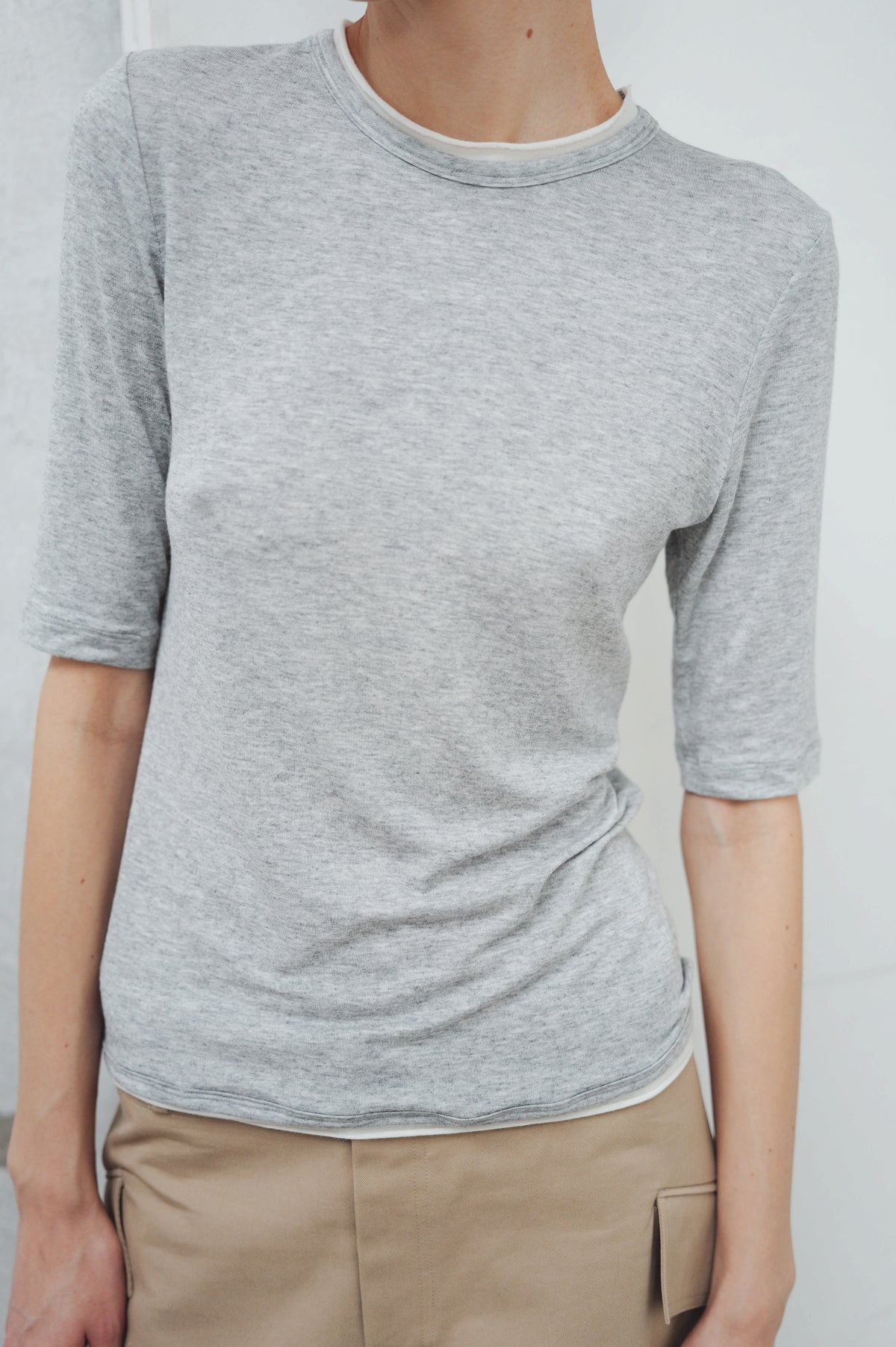 SLIM ELBOW LINE TEE