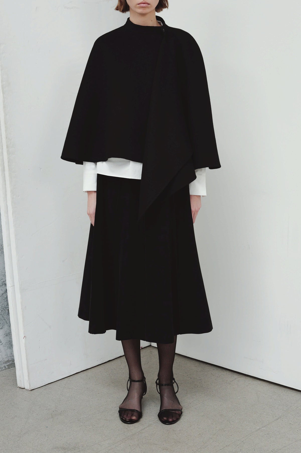 BAND COLLAR CAPE