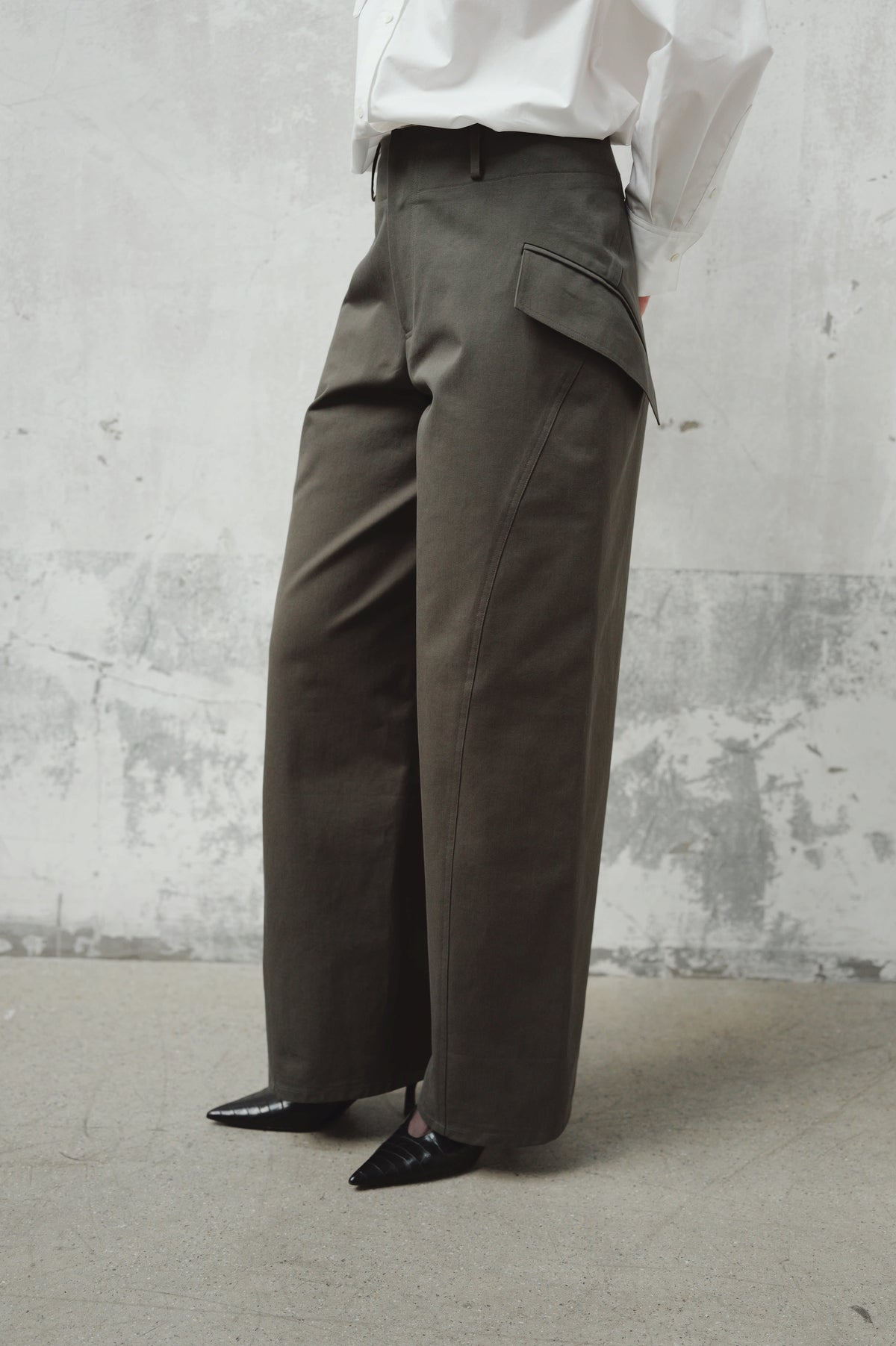 SPIRAL LINE BARREL TROUSERS