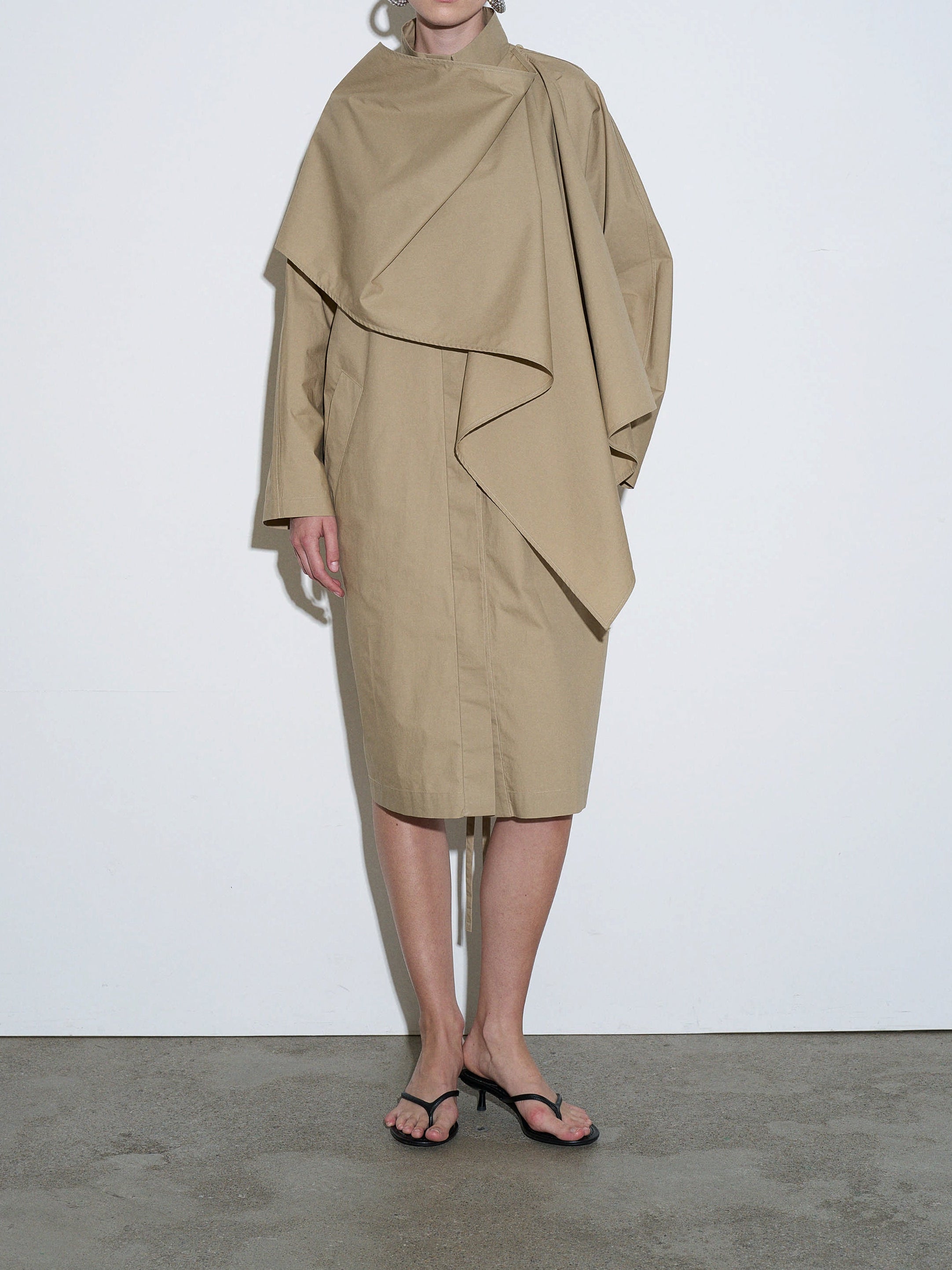 CAPED COAT - Beige