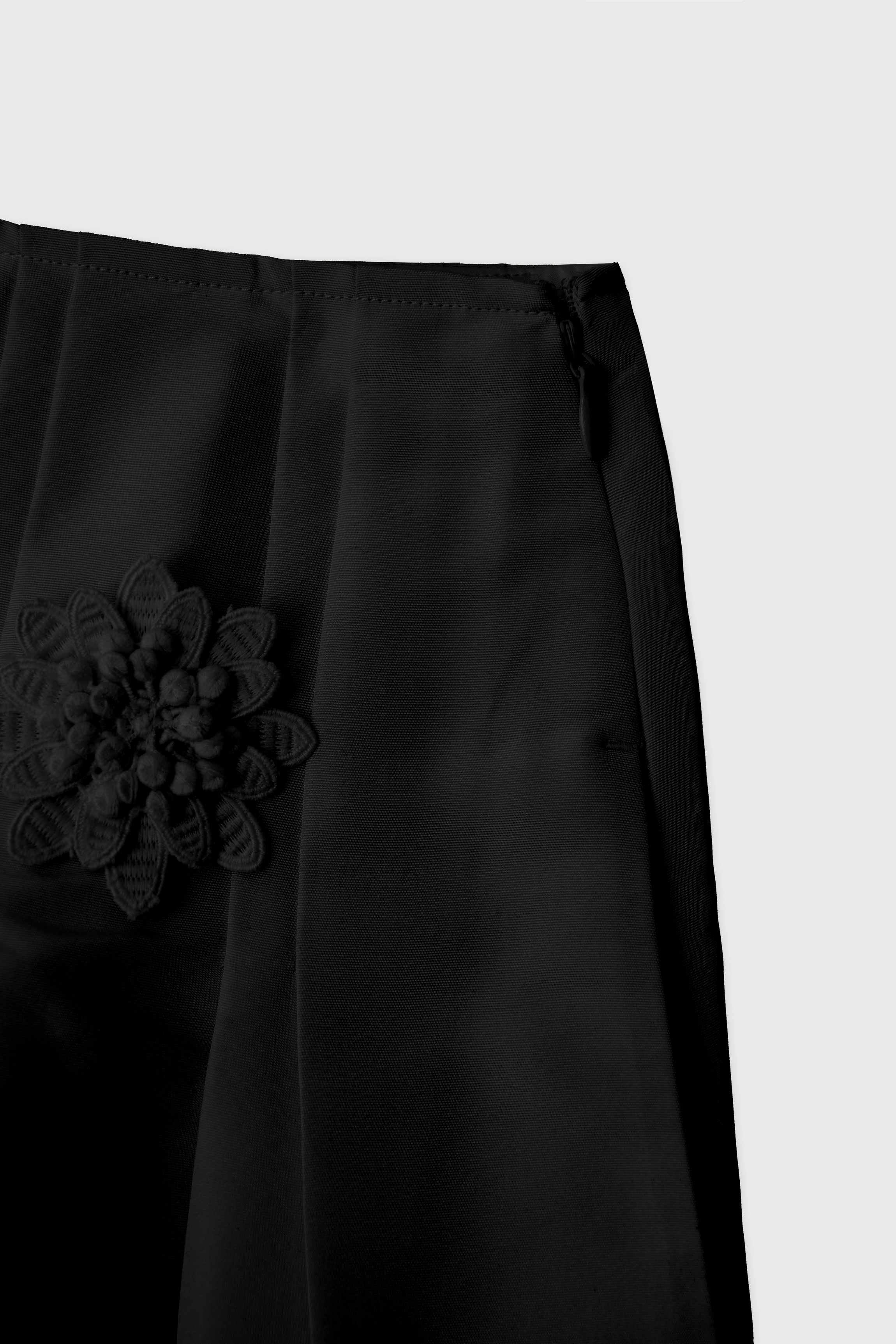 Embroidery Floral PLEATED MAXI SKIRT
