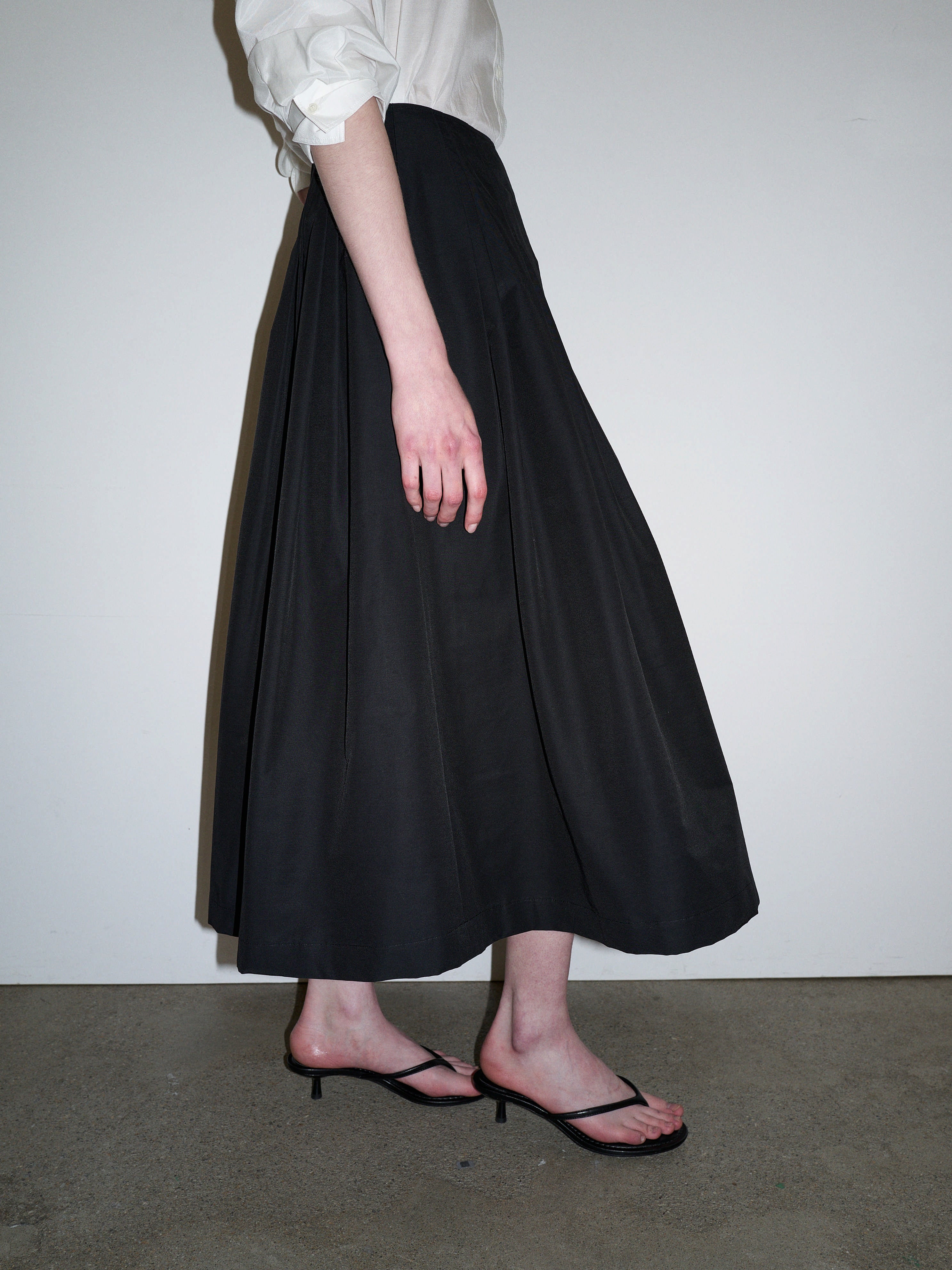 PLEATED MAXI SKIRT