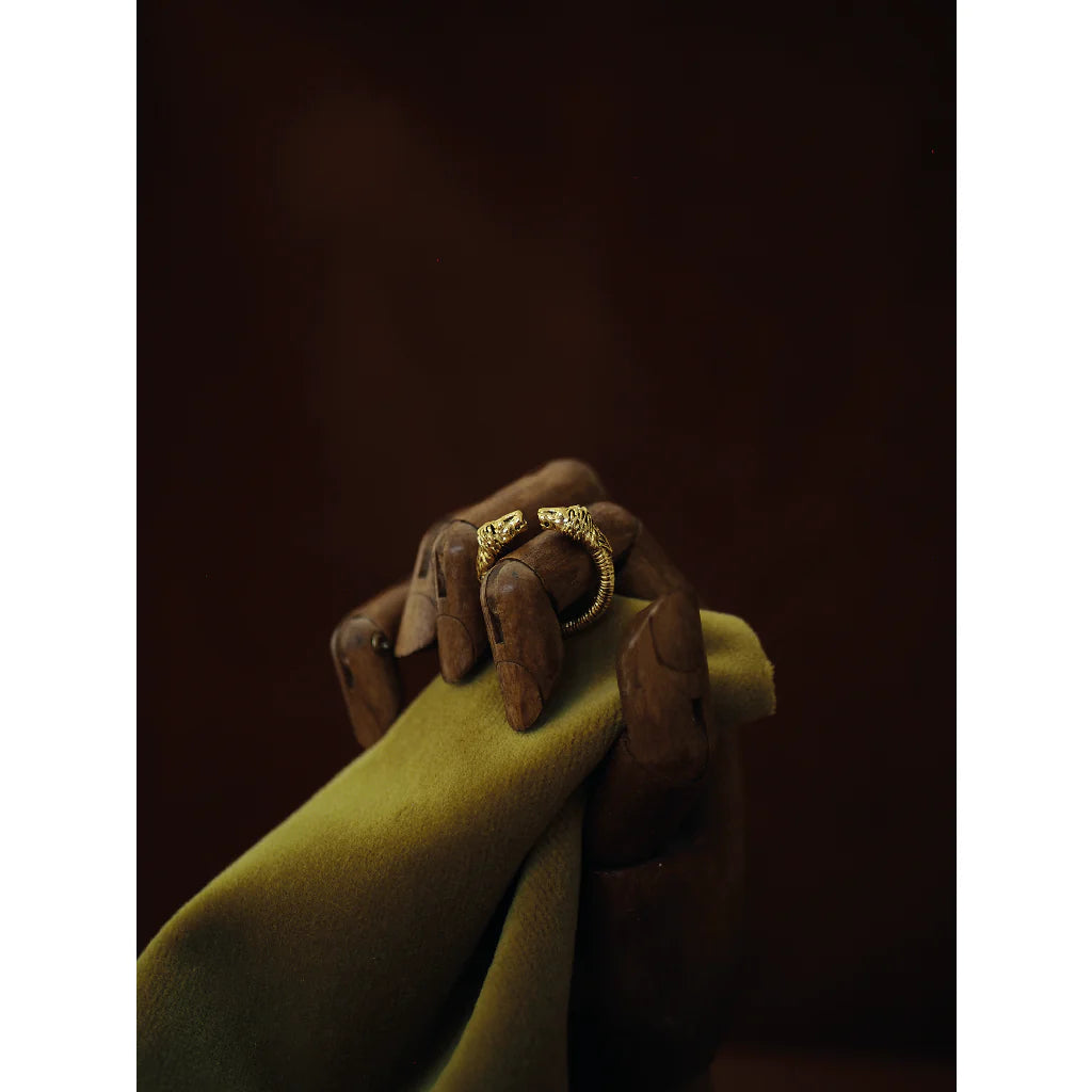 Aya lion ring