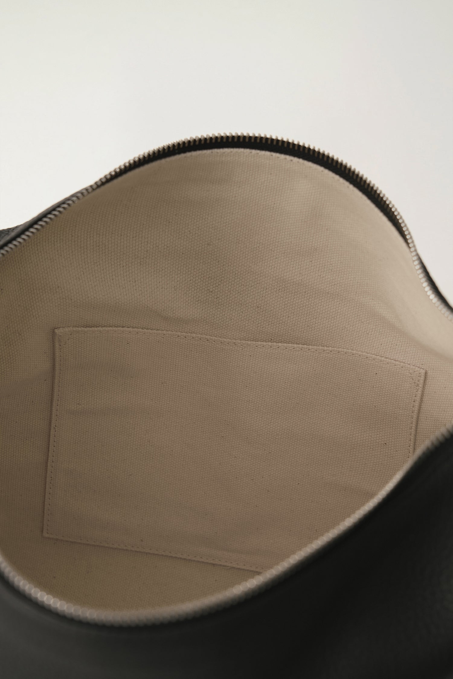 Pibi leather shoulder bag | Nothing Written | Figure Lecture Pibi leather shoulder bag | Nothing Written | Figure Lecture